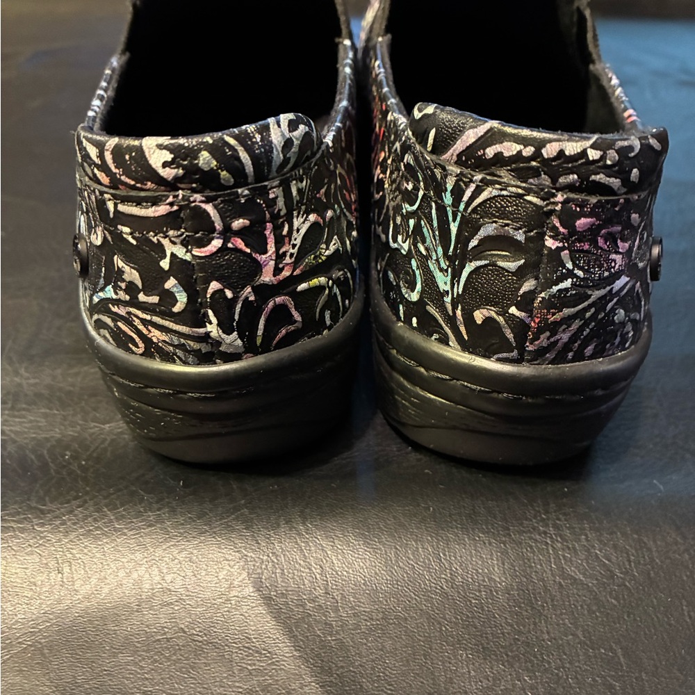 Klogs Moxy Rainbow Women’s Tooled Clog Size 7.5M - Picture 3 of 11